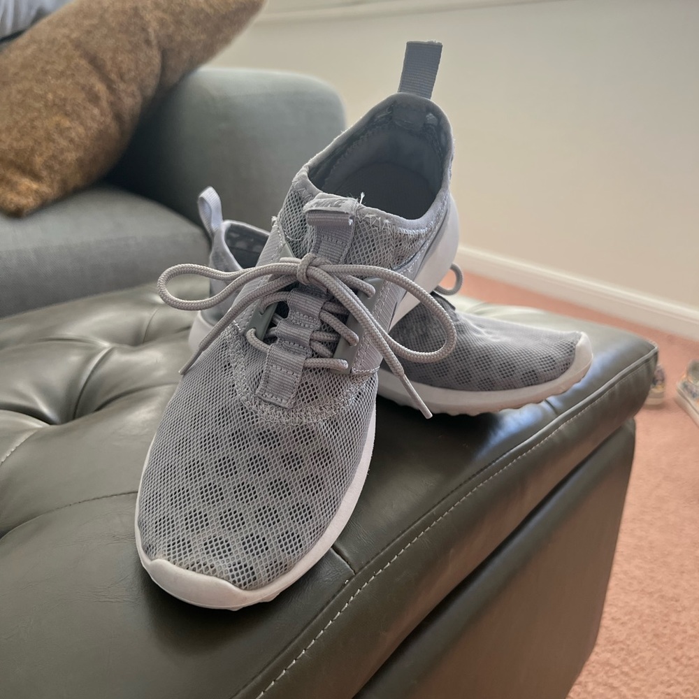 Nike Juvenate sneaker